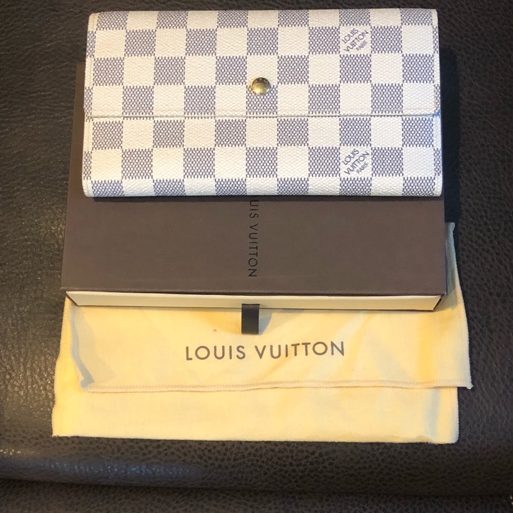 LOUIS VUITTON WALLET!! Immaculate condition❤️